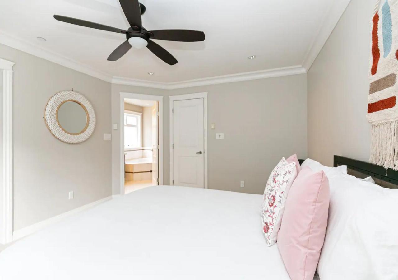 Bellamy Manor Large With 5beds! In Langford Holiday home Victoria