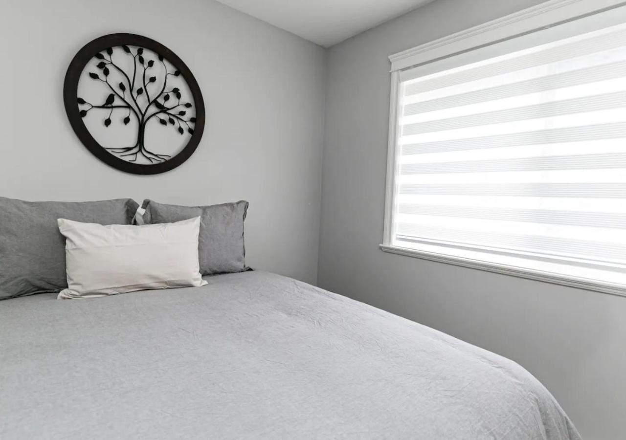 Bellamy Manor Large With 5beds! In Langford Holiday home Victoria