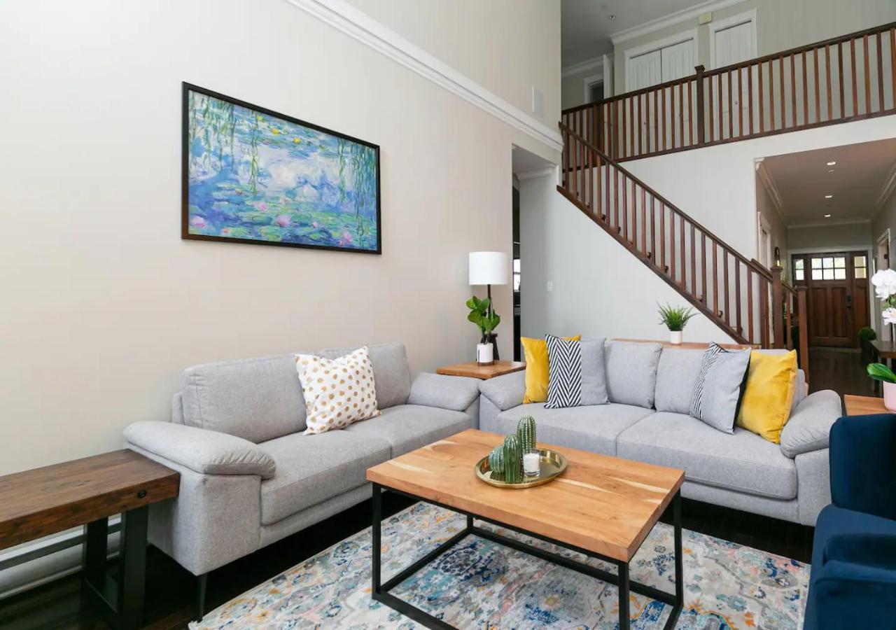 Bellamy Manor Large With 5beds! In Langford *