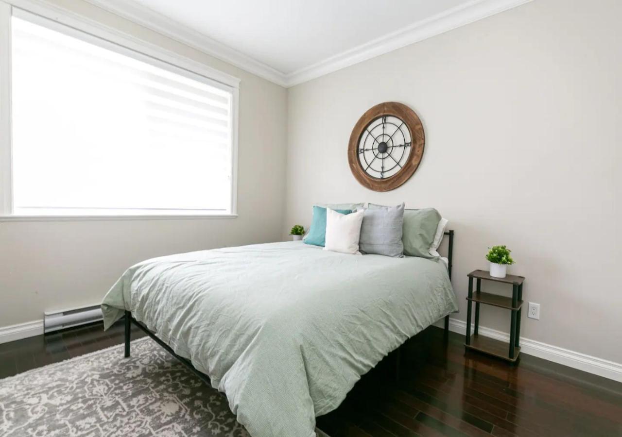 Bellamy Manor Large With 5beds! In Langford Holiday home Victoria